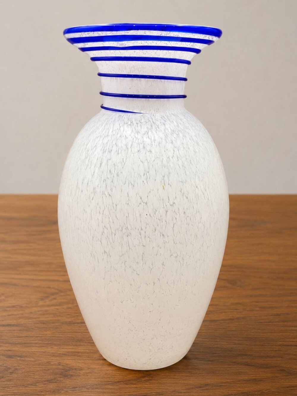 VTG Norcrest art Glass Hand Blown Vase White w/ Cobalt Blue Rim 8.5”